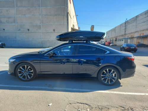 Mazda 6 с автобоксом Thule Motion XT L Black