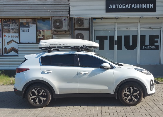 Kia Sportage с автобоксом Terra Drive 500 белый