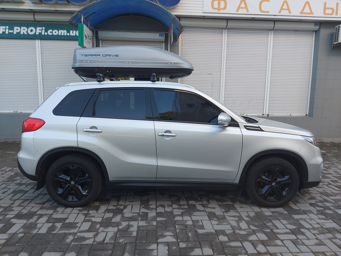 Suzuki Vitara с автобоксом Terra Drive 440 серый